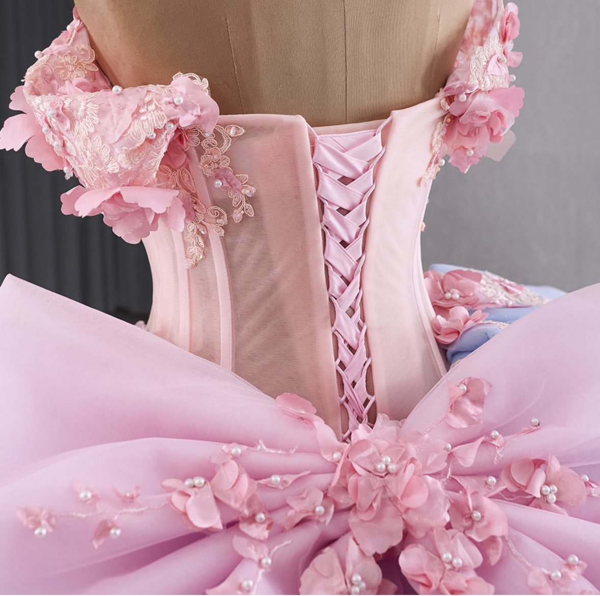 Luxurious Pink Quinceanera Dresses With 3D Floral Appliques Lace Off Shoulder Princess Prom Birthday Ball Gown Pearls Beaded Flowers Sweet 16 Dress Bo