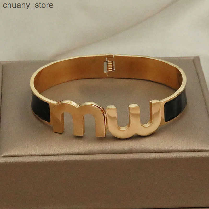 Chain Stainless Steel Metal Letter M Bangles s for Women Fashion Brand Jewelry Black Bangles Accessories L240910