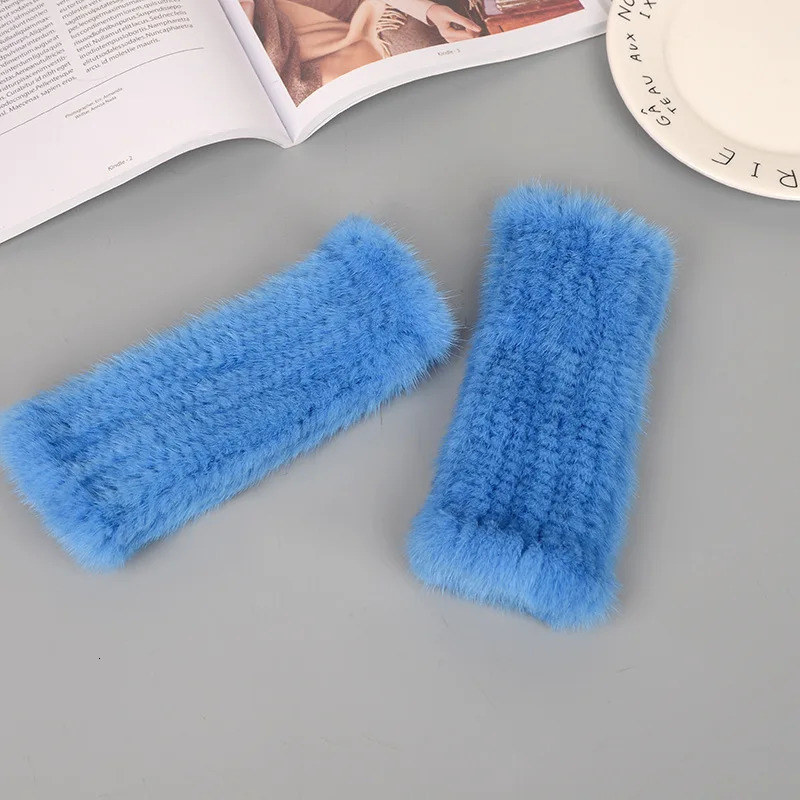 2024 Style Top Quality Womens 100% Winter Warm Real Mink Fur Knitted Half Finger Gloves Girls Typing Mittens 241225ww