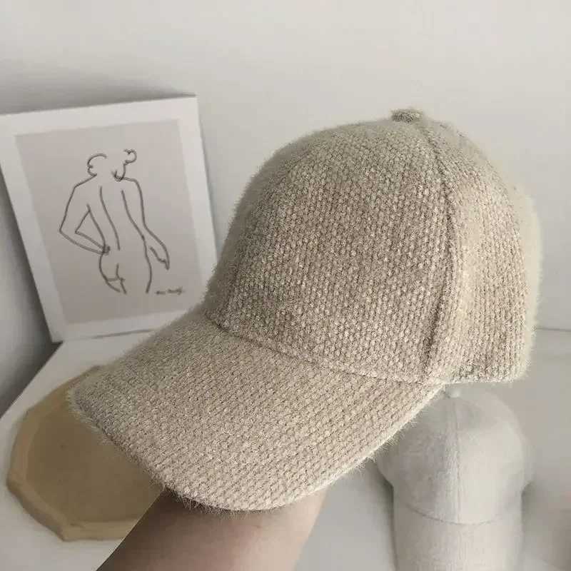 Solid color warm pea hat imitates rabbit fur autumn and winter baseball hats hiking cycling camping edition W241225