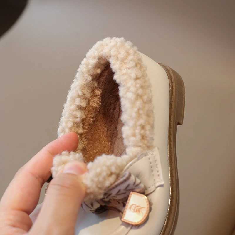 Athletic Outdoor 2-16 Years Old Girls Padded Leather Shoes Winter Beige Bow Girls Loafers Brown Soft Bottom Non-slip Childrens Snow Boots Shoes H24122
