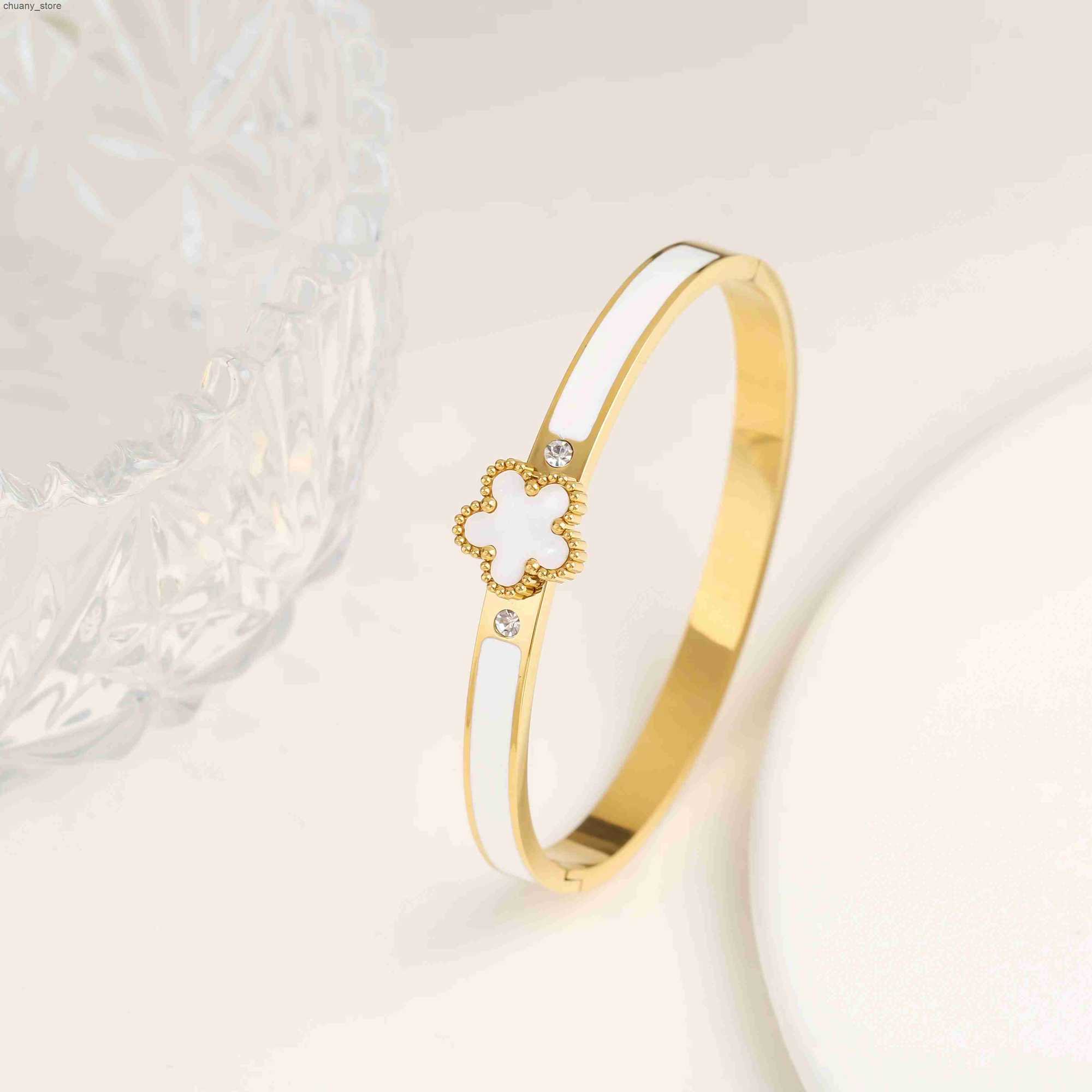 Chain New Arrival Stainless Steel Oil Drop Shell Five Leaf Flower Open Bangle for Man Woman Fashion Party Classic Jewelry Clover 2025 L240910