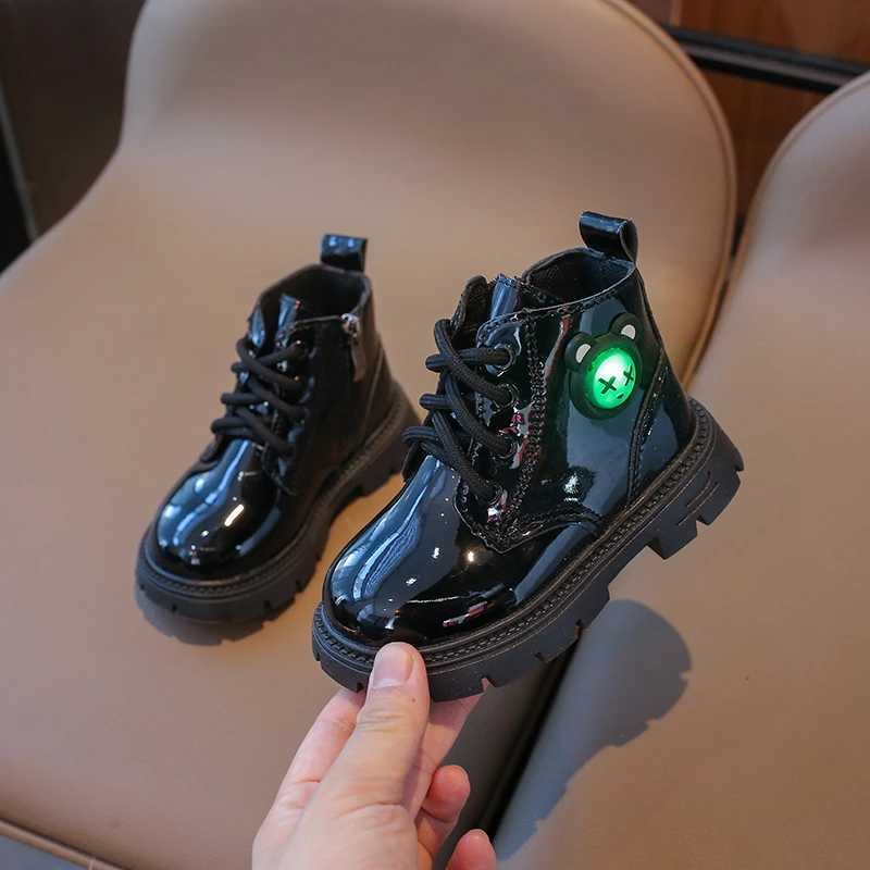 Athletic Outdoor Childrens Fashion Short Boots Size 21-30 Cartoon Bright Lights Boys Girls Baby Shoes Four Seasons Non-slip Kids Leather Boots H241223