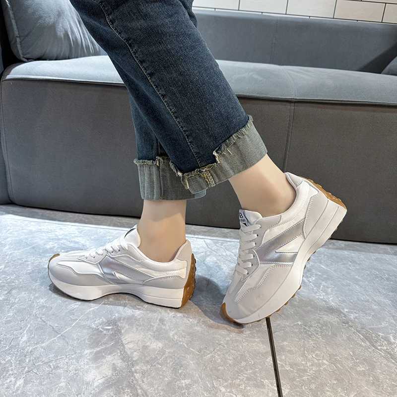 New Arrival Women Sneakers New Summer Causal Breathable Sneakers Fashion Lace Up Breathable Sneakers Platform Outdoor Walking Designer Shoes T250311
