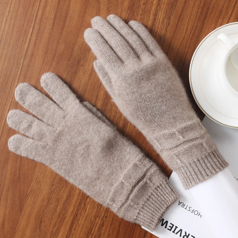 Women 10% Cashmere Gloves Cable Knit Touchscreen Finger Hole Winter Autumn Warm Wrist Length Classic Gloves Female Mitten 241225