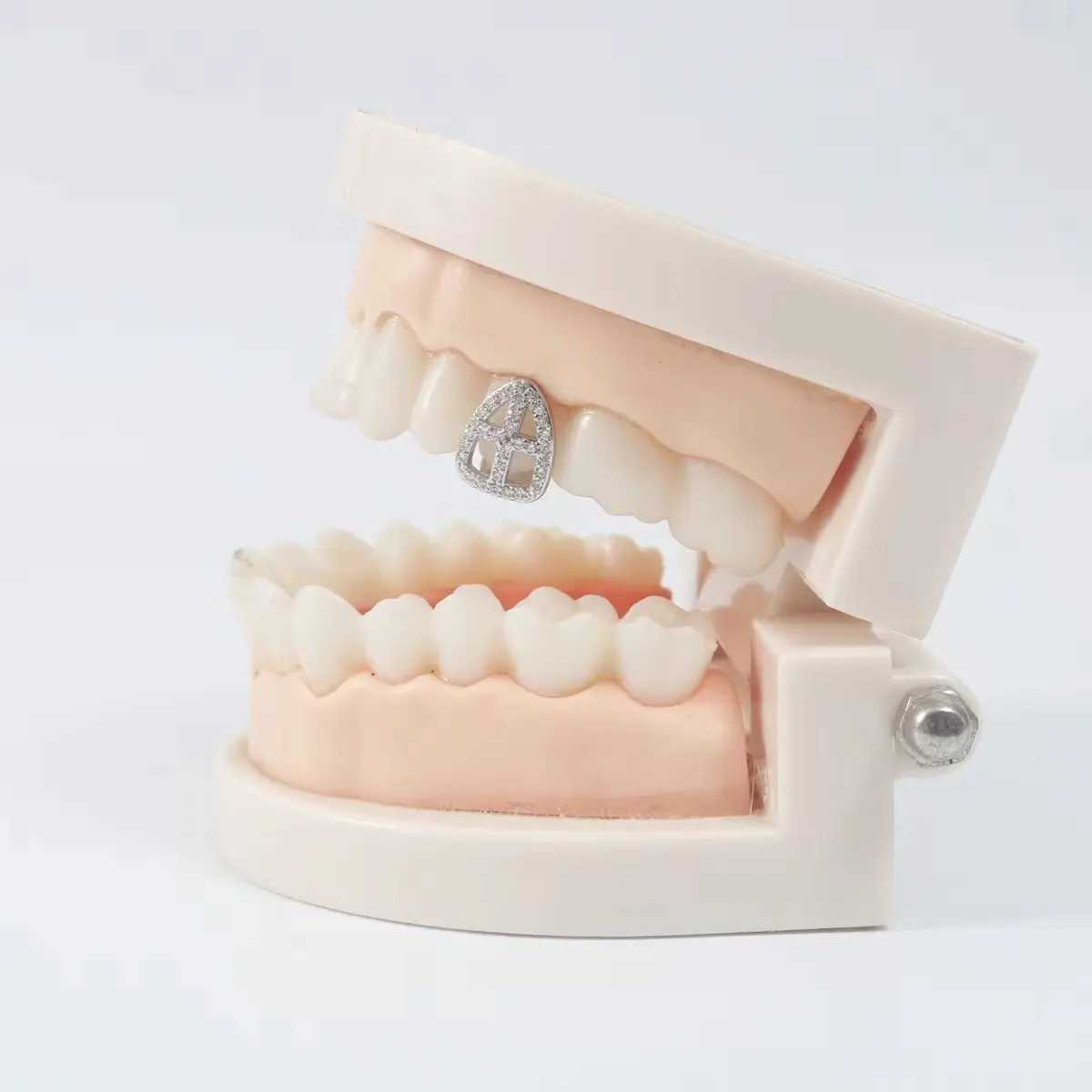 Gold Silver Color Single Cross d Out Grillz Teeth Men Women Hip Hop Bling Tooth Grills Cs Fashion JewelryXJ241225