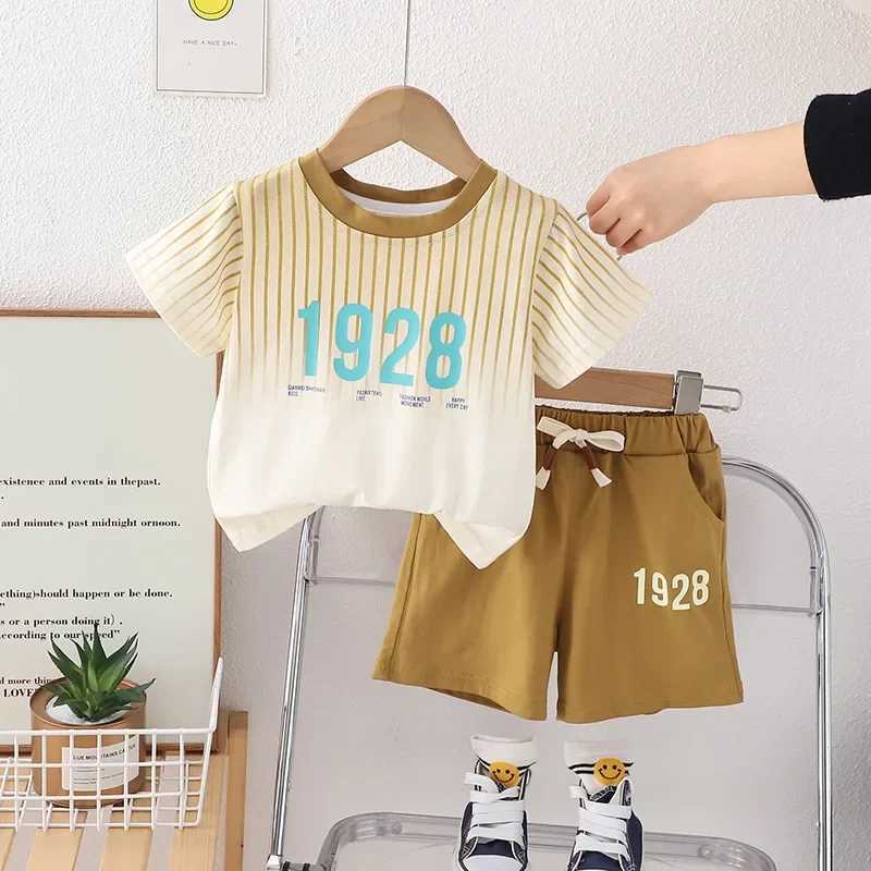 Clothing Sets Summer Baby Boy Clothes Set Children Girls Gradient Tshirt and Shorts 2pc Suit Kid Short Sleeve Top Bottom Teen Outfit TracksuitY241225G