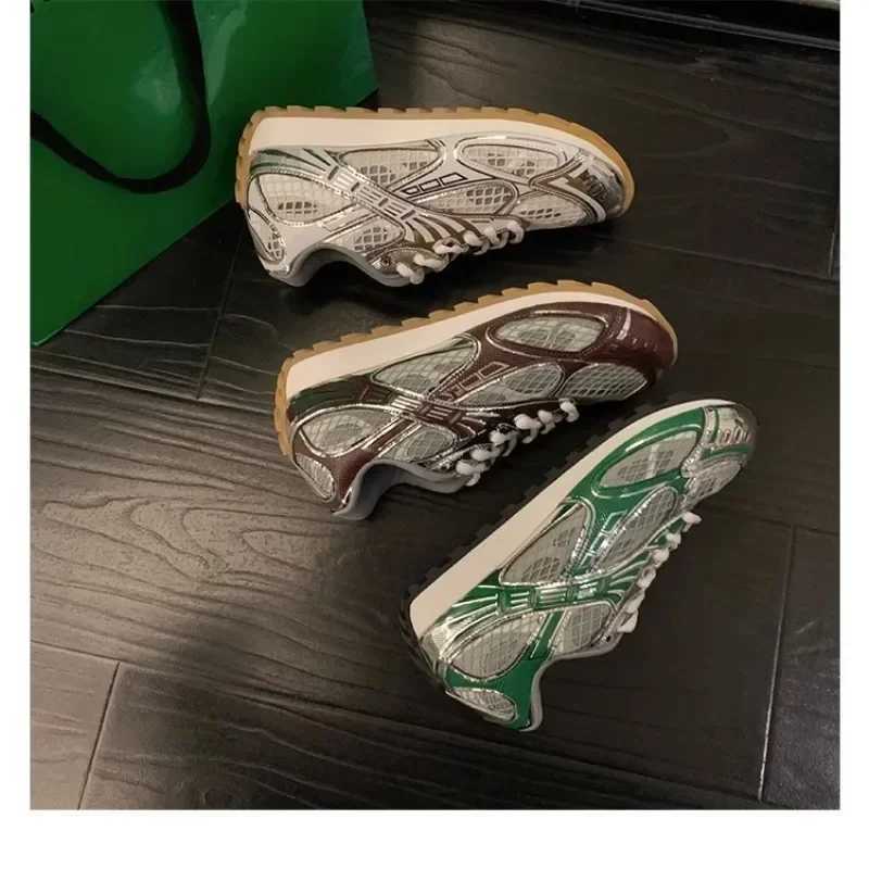 Luxury sports shoes lace up round toe casual shoes Pahwork mesh hollow running shoes outdoor sports shoes Y241225