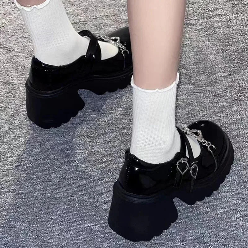 Sweet Heart-Shaped Buckle Lolita Shoes Women Patent Leather Platform Mary Janes Woman Metal Decoration Chunky Heels Pumps 241225