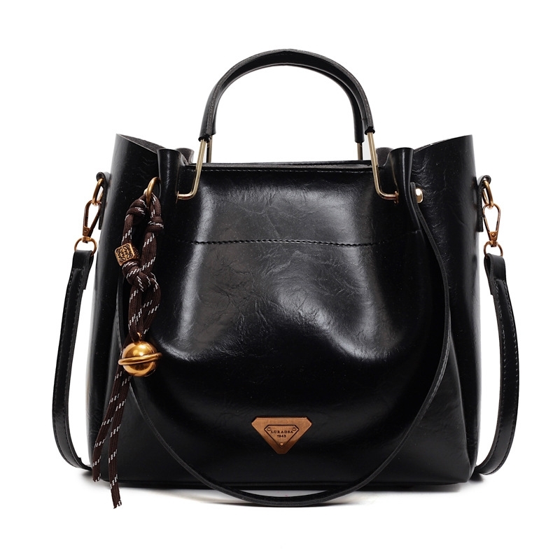 2025 Designer shipping free 3 New designer fashion crossbody bag adjustable Solid color black coffee for Womens daily Versatile wear