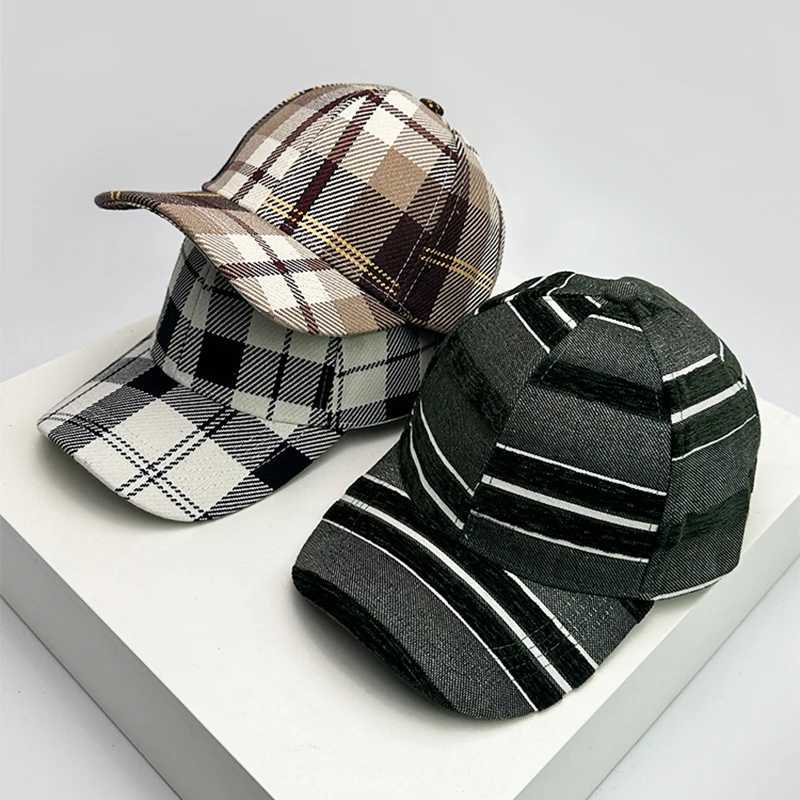 New unisex checkered striped retro baseball cap outdoor sunny casual breathable classic leather hat retro fashion trend W241225