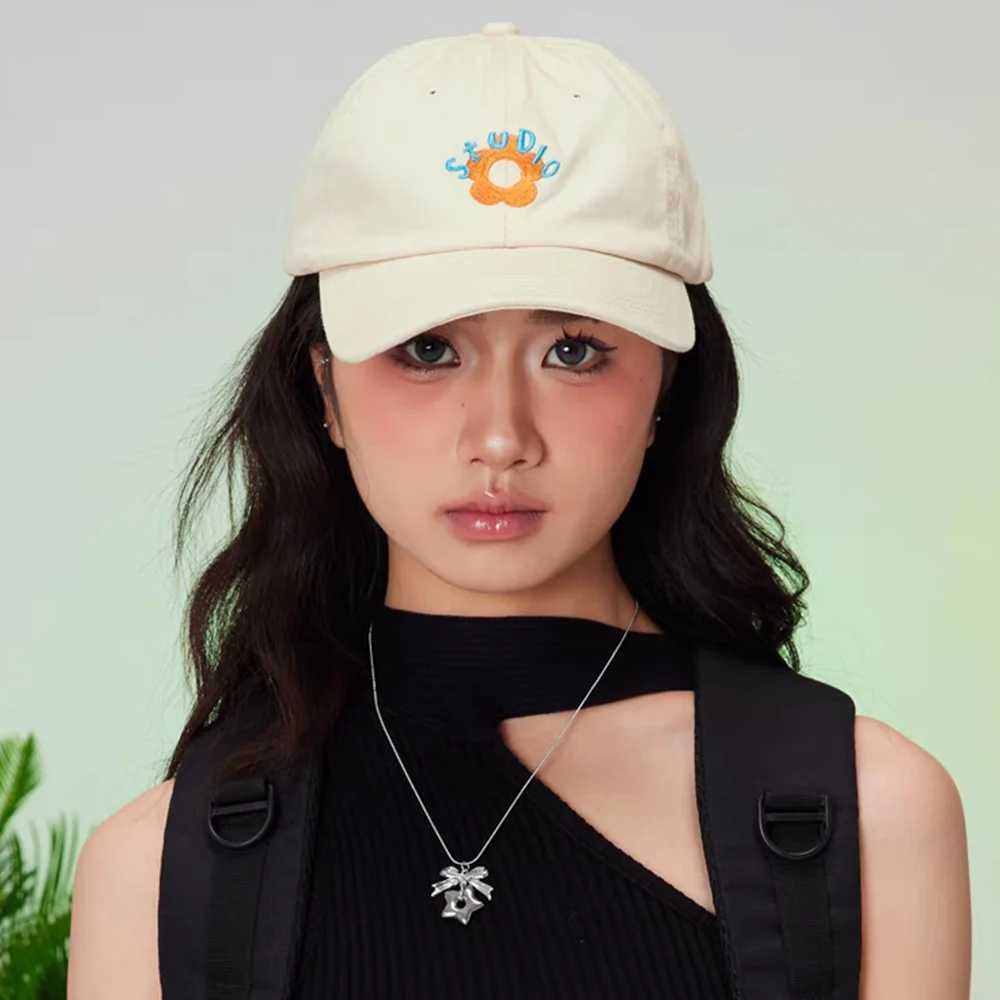 Embroidered baseball cap womens snap cap soft top leather hat fashionable sunset flower contrasting color cute headwear W241225