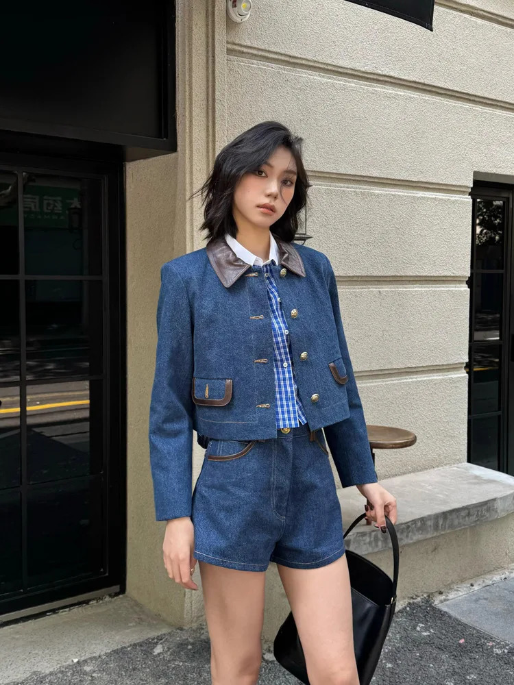 Retro high-quality denim womens jacket fashionable polo necklace PU leather high street jacket metal button loose top long sleeved 241219