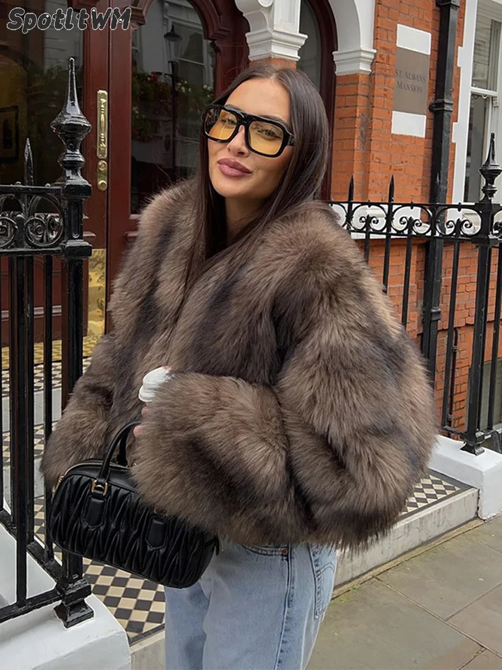 2024 Vintage Faux Fur Short Coat Retro Thick Large Cuffs Solid Female Winter Warm Lady Chic High Street Outwear 241223