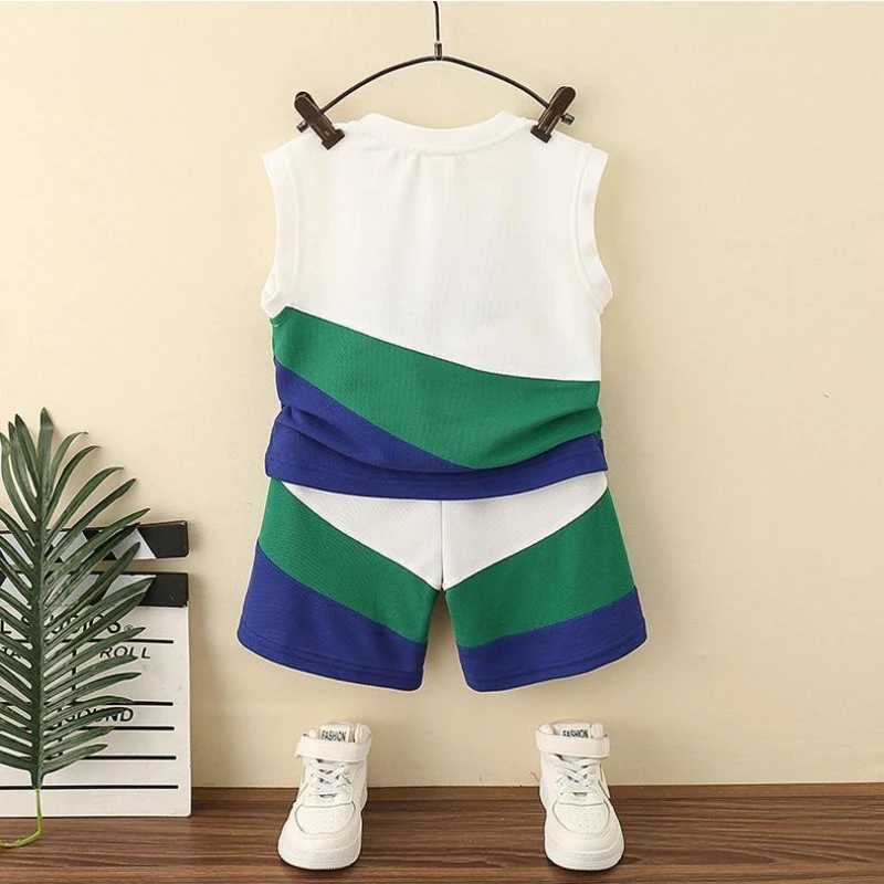 Clothing Sets Summer Teenage Boy Clothes Set Children Patchwork Vest T-shirts and Shorts Suit Fashion Letter Printed Top Bottom 2pcs OutfitsY241225NAA