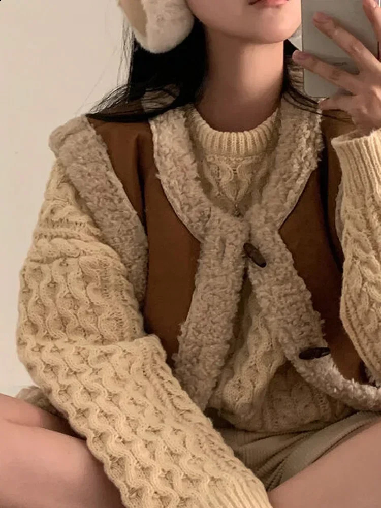 High Sense Retro Lamb Wool Cottonpadded jacket Vest Women Autumn and Winter Outdoor Loose Fur Outerwear 241223