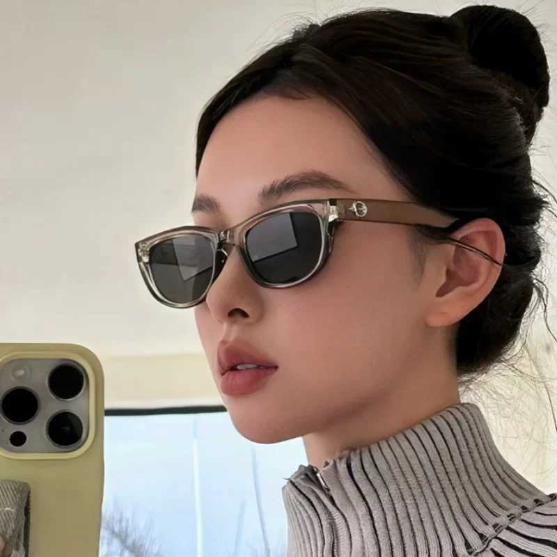 Retro oval frame Sunes personalized runway small frame Sunes men/text universal UV400 glasses X2412251