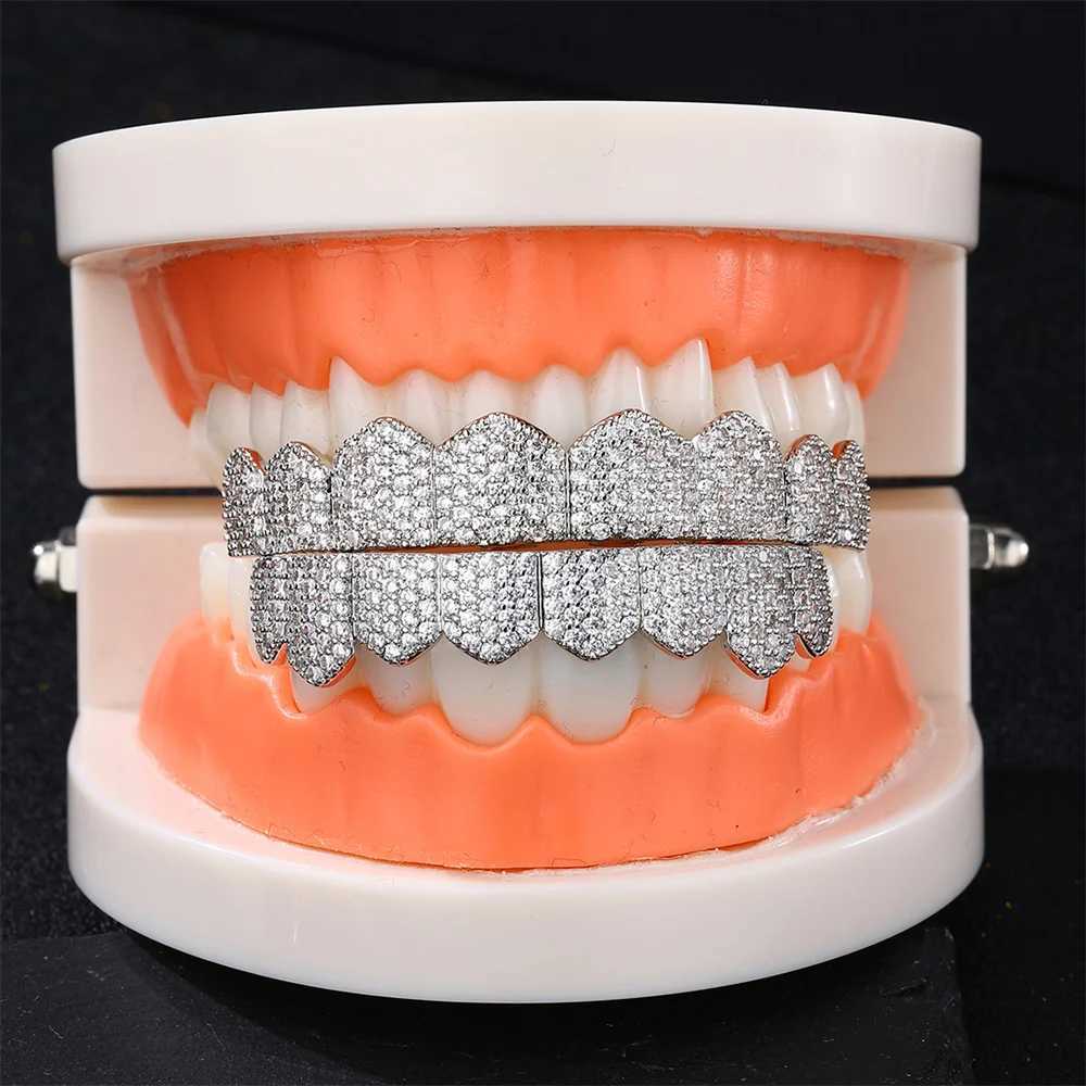 Hip Hop Teeth Grillz d Out Micro Pave Cubic Zircon Top Bottom Charm Grills Set For Men Women Jewelry Box PackingXJ241225