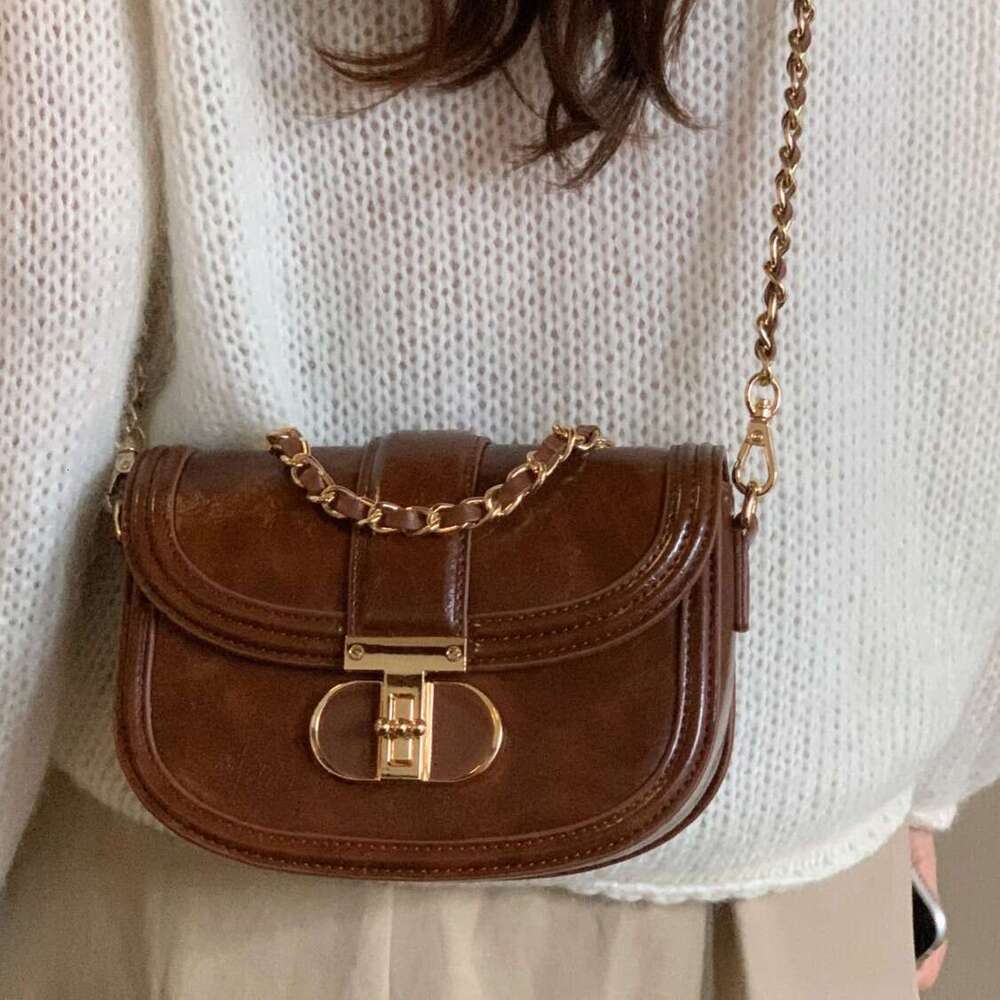 Fashion Dick Lounge Saddle Crossbody 2023 New Commuter Women's Chain Shoulder Bag