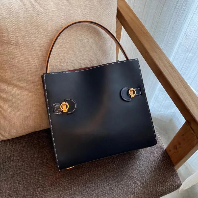 Vintage Matte Women's Shoulder Bag Large Capacity Niche Crossbody Fashionable Classic Handbag Wholesale