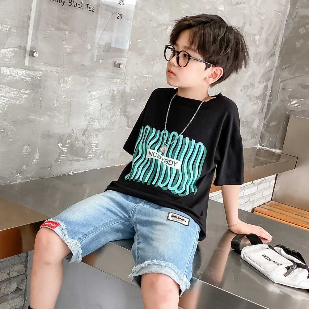 Clothing Sets Summer Children Boys Clothes Set Letter T-shirts and Print Denim Shorts Suit Teenage Fashion Short Sleeve Top Bottom OutfitsY241225CSLN