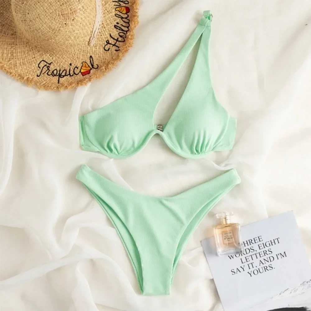 2024 Multi Color Sexy Triangle Bikini Swimsuit One Shoulder Underwire Split Womens Solid Beach Style Bikini SwimsuitW241225