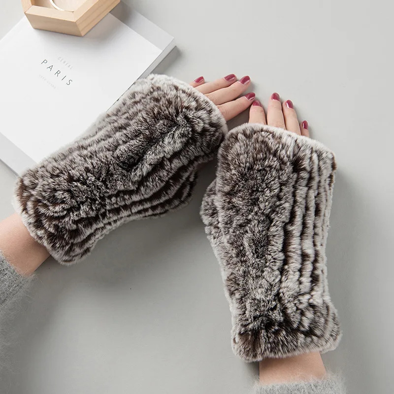 Arrival Female Natural Rabbit Fur Gloves Knitted Warm Real Rex Rabbit Fur Mittens Women Winter Outdoor Rex Rabbit Fur Gloves 241225ww