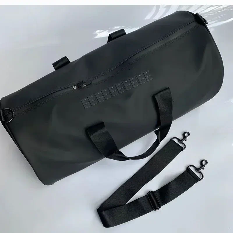 Duffel Bags Classic Brand Fashion Travel Handbag Men's Sports Dry Wet Separation Bucket Bag Large Capacity Business Storage