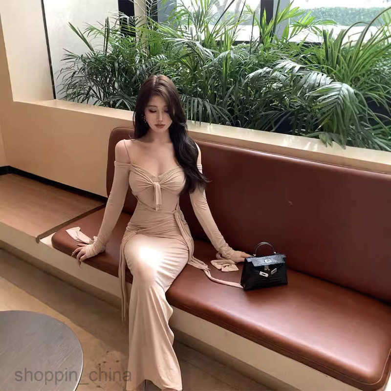 women dresses fashion design style spicy girl one shoulder long sleeved slim fit dress autumn/winter new slim fit long style