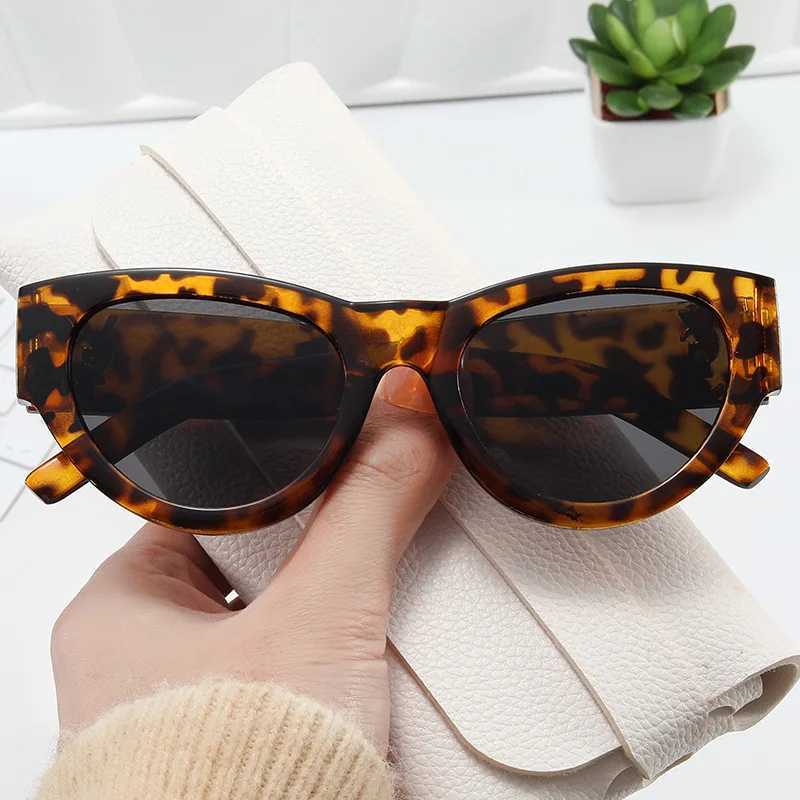 New Cat Eye Sunes Wen Luxury Brand Designer Fashion Black S Retro Sunes for Fem Eyewear UV400 Ocos De Sol X241225