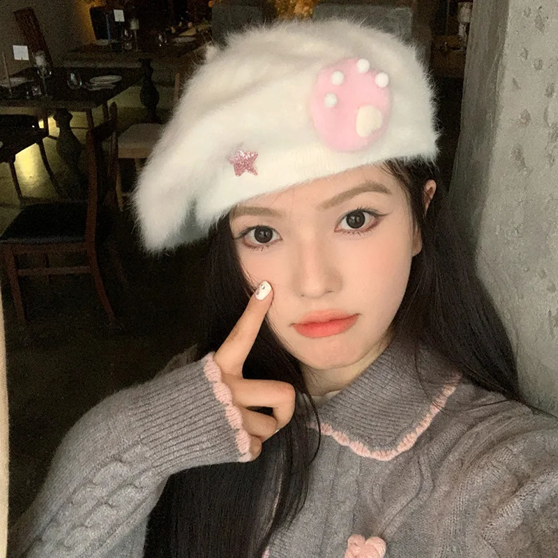 Winter Sweet and Cute Cat Paw Decoration White Rabbit Fur Beret Outdoor Street Trend Warm Plush Painter Hat for Womens 241226
