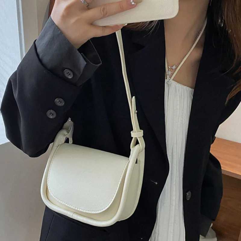 Womens Small Flap Shoulder Bag PU Leather Solid Color HandBags Fi Female Crossbody Underarm Bags Free ShippingXJ241225