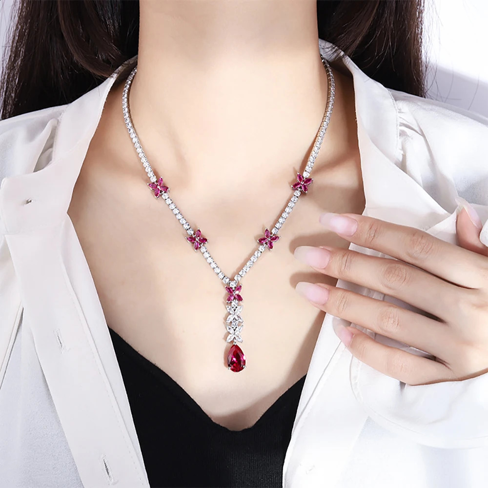 Sparkling 914MM Ruby Gemstone Pendant Necklace for Women y High Carbon Diamond Cocktail Party Fine Jewelry Birthday Gift 241226