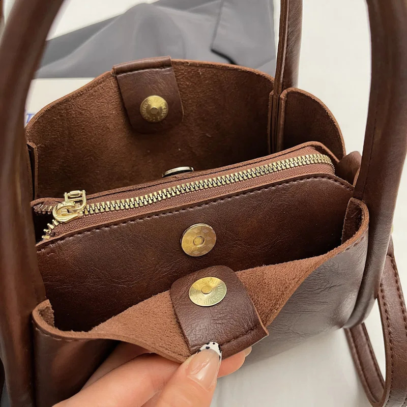 Womens shoulder bag solid color synthetic leather handbag fashionable casual cross body bag 241223