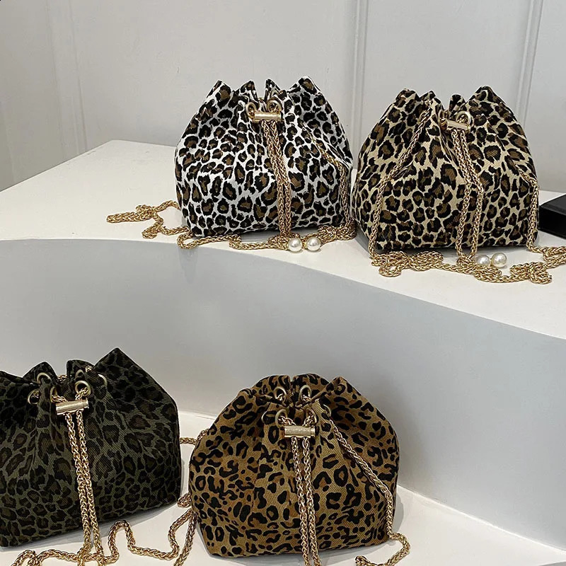 leisure high-end fashion large capacity single shoulder leopard chain cross body bag commuting bucket bag 241223