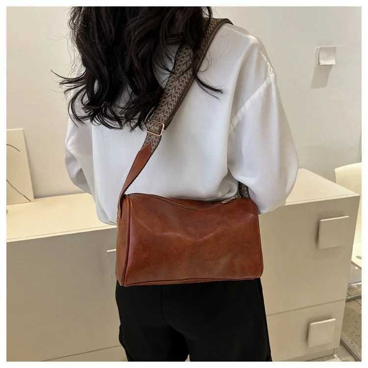 Women Vintage PU Leather Bost Small Handbags and Purse Fi Designer Crossbody Bag Female Casual Travel Pillow Shoulder BagXJ241225