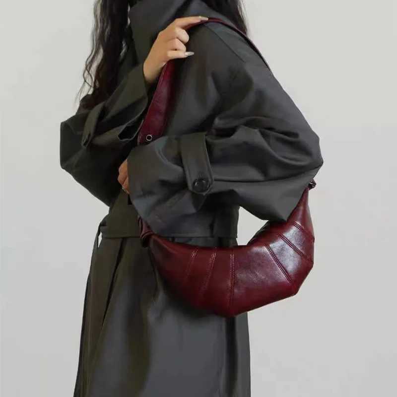 Burgundy Croissant Shoe Bags for Wen Vintage Solid Color Crescent Cross Bag New Luxury Designer Handbag Y241225