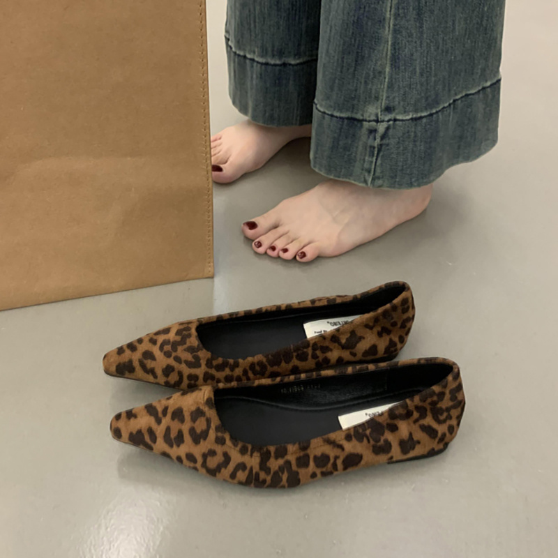 TRAF Leopard Print Point Head Low Sandals Women Patent Leather Shallow Mouth Shoes New Autumn Chic Heel Sandal For Woman