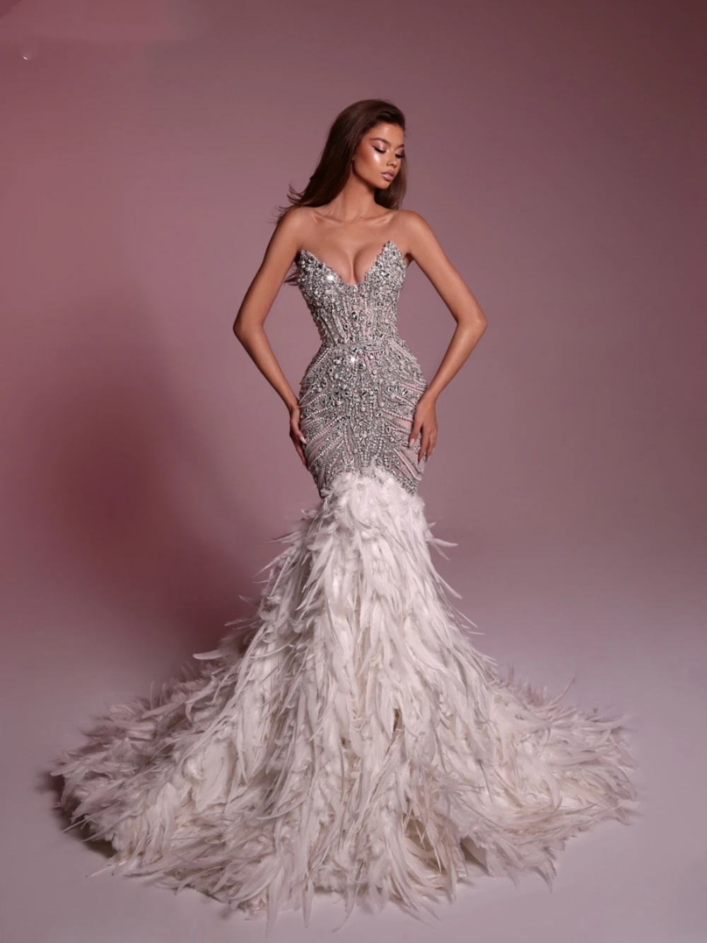 Exquisite Evening Dresses For Women Sweetheart Neck Sleeveless Gown Crystal Sequins Pearls Feather Customized Dress Party