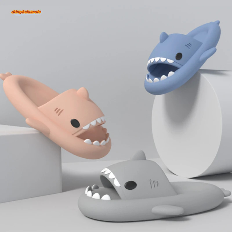 Summer Women Soft Shark Slippers Couple Bathroom Non-slip Sandals Men Outdoor Beach EVA Slides Kids 2025 Cute Color Thick Shoes #34 ddmykukumalu
