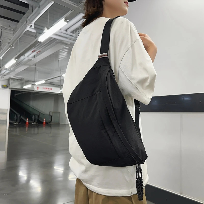Large capacity mens waist bag Fanny bag Street hip-hop waist bag Casual unisex cross body chest bag Outdoor nylon strap bag 241223