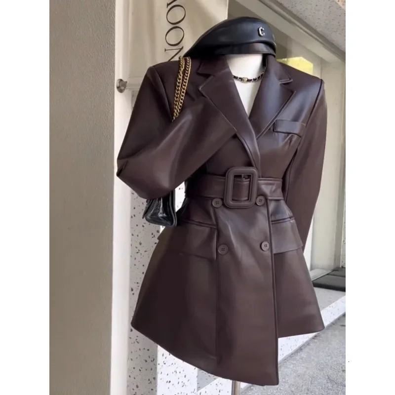 Vintage Coffee Color Womens Leather Jacket Trendy Western Style WaistFitted Autumn Arrival VNeck Fashion Coat 241223