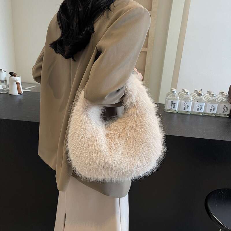 Autumn Winter New High Beauty Woolen For Women, Popular Plush Bag, Premium, Small And Versatile Handheld Bag