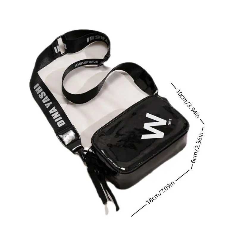 New Fiable Letter Small Square Bag Versatile Commuter Shoulder Bag Wern Style Crossbody BagXJ241225