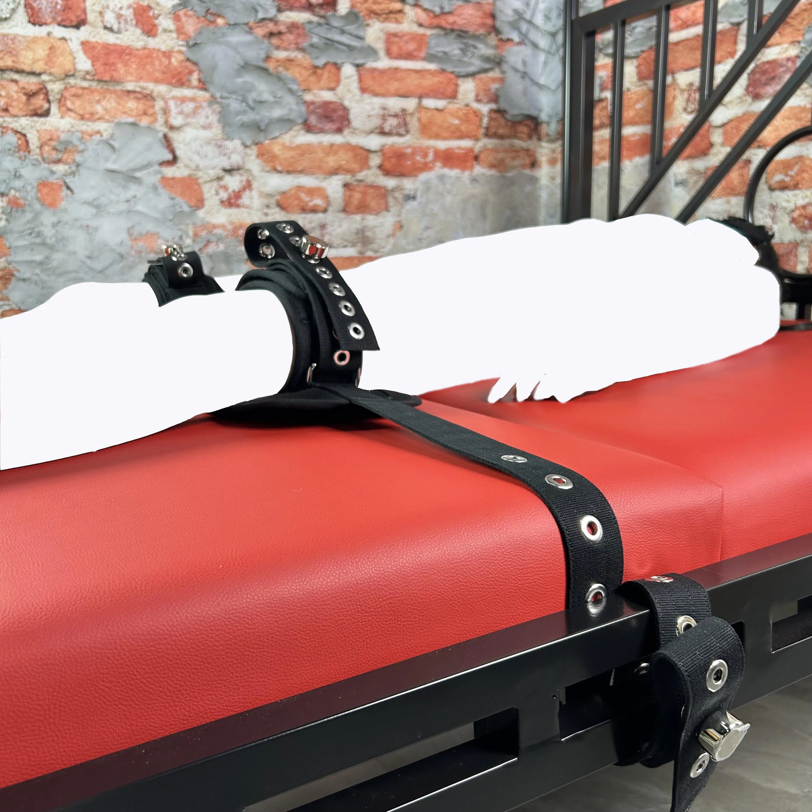 Bondage Gear Lying Bed Legs Magnetic Lock Restraint Belt for Thigh to Bind Agitated Patients Seclusion Adjustable Bondage Strap 241226