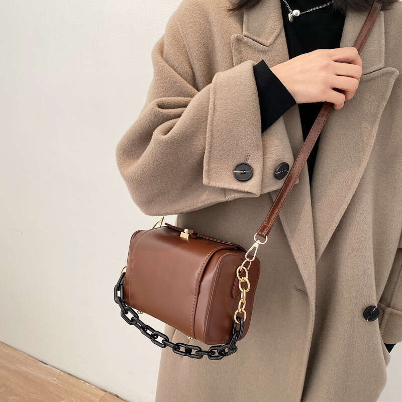 Early Spring New Trendy Fashion Shoulder Internet Celebrity Same Style Box Simple Texture Casual Women's Bag