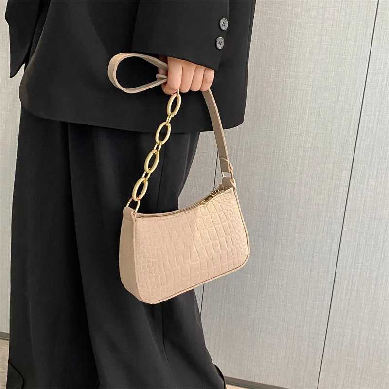 Trendy Lightweight Women Small Square Bag odile Pattern Faux Fur Material Versatile Chain Strap Single Shoulder BagXJ241225