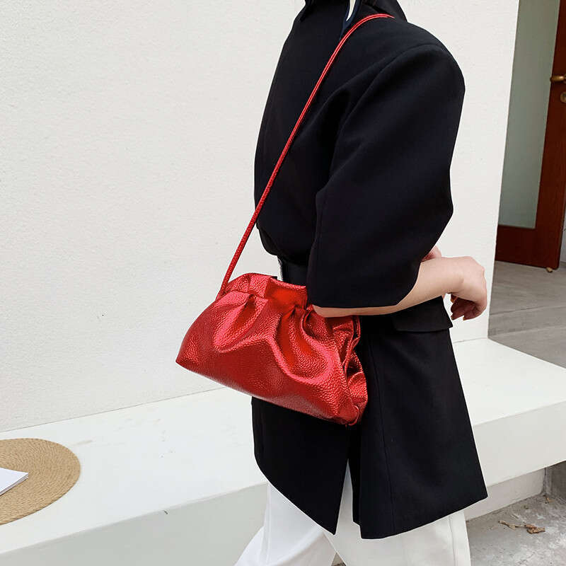 Underarm Cloud Small Bag, Women's Spring And Summer Diagonal Cross Fashionable Single Shoulder Soft Leather Wrinkled Dumpg Bag