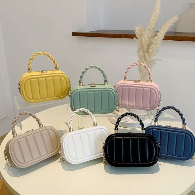 New Korean Fashion Chain Emed Handheld Single Shoulder Box With High Quality Texture Small Square Crossbody Bag For Women