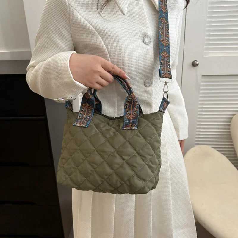 Women Wide Shoulder Belt Handbag Fall/Winter Rhombus Space Cott Shoulder Bag Large Capacity All-Mah Shopping Tote BagXJ241225